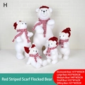 Set aus fünf weißen beflockten Weihnachts-Eisbären mit roten Mützen und Schals in verschiedenen Größen - Stil B-Rot-Weiß Gestreifter Schal-Set (5-teilig)