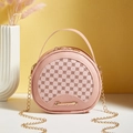 Piccola borsa rotonda rosa con motivo a quadrifoglio e tracolla a catena oro - Rosa