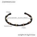 Dettaglio del bracciale a forma di bambù in acciaio inossidabile con smalto nero - Stile Bamboo Oro Nero (Z304)