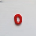 Gros plan de maillons de chaîne en U acrylique rouge pour la création de bijoux DIY - Rouge