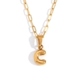 Collana a graffetta placcata oro 18K con un mini pendente a forma di lettera C - Oro-C