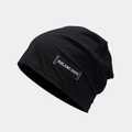 Dettaglio del berretto in maglia nera con etichetta tessuta KIZLANC HATS e trama elastica - Taglia unica / Nero