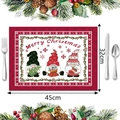 Detalle de mantel individual navideño de cuadros rojos con gnomos y felicitación - Estilo 19