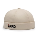 Beigefarbene Dockermütze aus Baumwolle mit schwarzer FARD Buchstaben-Stickerei - Verstellbar / Beige