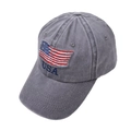 Detalle del bordado USA y parche de bandera americana en gorra de algodón lavado - Ajustable / Gris