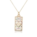 Dettaglio del ciondolo placcato oro 18K con zirconi colorati e motivo a cuore intrecciato - Nodo Celtico a Cuore
