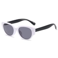 Retro Katzenaugen-Sonnenbrille im schwarz-weißen Design mit dunkelgrauen Gläsern - Weißer Rahmen Schwarze Bügel