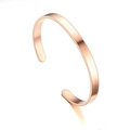 Hochwertiges poliertes roségoldenes Titanstahl C-förmiges offenes Armreif Detailansicht - 6mm / Roségold