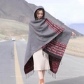 Châle à capuche ethnique gris avec motifs rouge-noir et franges pour voyage - LM265 Style Ethnique - Gris