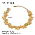 Macro-opname van vlinderarmband verguld met 18K goud en verstelbare karabijnsluiting - Vlinder kettingarmband (NB-B1124) / 18K goud