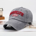 Berretto vintage in cotone grigio lavato con ricamo 3D rosso Brooklyn 1947 sul fronte - Regolabile / Grigio