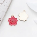 Rote Kirschblütenanhänger aus Legierung mit goldener Rückseite für DIY-Schmuck - Kirschblüte 17x19mm