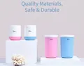 Dettaglio dei pulitori per zampe opachi rosa e blu su supporti bianchi - S / Stile di base / Blu