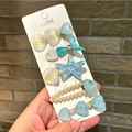 Set de 5 pinzas para el cabello tema océano con purpurina azul y detalles de perlas - Corazón Azul (Con Cartón)