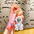 Astronaut Schlüsselanhänger mit rosa Silikonband und weißem SPACE Schriftzug am Band - Kleiner Astronaut--Rosa