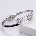 Bracciale in titanio argento lucido con numeri romani e brillanti pietre di zircone - Color Acciaio