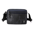 Borsa a tracolla da uomo con motivo mimetico blu e nero e cinturino regolabile - Mimetico Blu Scuro