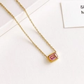 Elegante collana a catena dorata con ciondolo a gemma rosa rettangolare - Oro 14K-Zirconia Rosa
