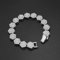 Dettaglio del bracciale hip hop argento con maglie esagonali e cristalli incastonati - 20cm (8 pollici) / Argento