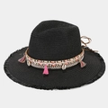 Sombrero de paja negro para mujer con ala ancha desflecada, conchas y borlas bohemias - Talla única / Negro