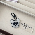 Franse Bulldog acryl sleutelhanger met hartvormige zonnebril in luxe geschenkdoos - Hart Puppy