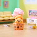 Figurine d'ours jaune mignonne avec lotus rose dans un pot orange pour bureau - Ornement Capybara Esprit Ouvert (A187)