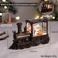 Vintage gouden LED sneeuwbol trein lantaarn met sneeuwman en cadeauzakje 13,5cm - Antiek Goud Sneeuwpop