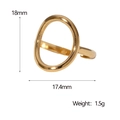 Detailansicht goldener geometrischer Ring mit Maßen 18mm Höhe und 17,4mm Innendurchmesser - Gold