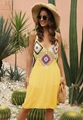 Détail de la robe de plage jaune sans manches avec motifs géométriques au crochet - Taille unique / Jaune
