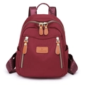 Mini mochila de nailon burdeos con parche de logo en cuero y diseño informal multibolsillos - Rojo