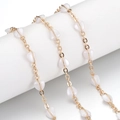 Cadena de cobre dorada con cuentas de corazón blancas para creación de joyas DIY - Blanco