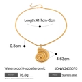 18k vergulde roestvrijstalen slangenketting met schelphanger en afmetingen informatie - Gouden Wulk (JDNW2403070)