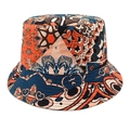 Dettaglio della stampa mandala boho sul cappello a secchiello con toni blu e arancioni - M (56-58cm) / Mandala Blu Scuro e Arancione (1#)