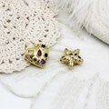 Primer plano de colgantes de corazón y estrella bañados en oro 18K con circonitas - Corazón (17*17.5mm)