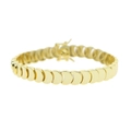 Dettaglio della collana dorata con maglie a mezza luna e chiusura a scatto sicura - Bracciale 17CM / Oro