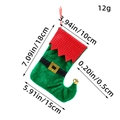 Grüne und rote Elfen-Weihnachtssocke mit schwarzem Gürtel und Glockendekoration - Grün
