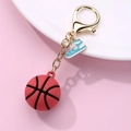 Portachiavi sportivo creativo con mini basket rosso e ciondolo scarpa blu in metallo - Stile Basket (064篮球)