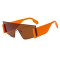 Grote oranje wrap-around zonnebril met bruine glazen voor modieuze streetwear outfits - Oranje Bruin