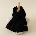 Écharpe tricotée noire pour enfants avec broderie cœur blanc, douce et chaude - Écharpe / Noir