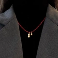 Collar chapado en oro de 18k con cuentas rojas y colgantes de cacahuete y calabaza - Rojo (Bañado en Oro de 18K)