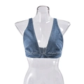 Détail du haut licou en jean bleu foncé avec bonnets triangles et texture denim - L / Bleu Denim