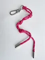 Μπρελόκ από πλεκτό σχοινί Barbie pink με ασημί καραμπίνερ και λεπτομέρειες κόμπων - Τριανταφυλλί / Ασημένιο Κούμπωμα