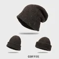 Tre modi di indossare un berretto di lana color caffè con paillettes ed effetto lucido - Taglia unica / Marrone