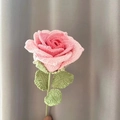 Handmade crochet rose flower in pink gradient yarn, single stem for DIY bouquets - Xuewu Pink