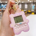 Vue détaillée du mini porte-clés console de jeu ours rose avec coque en silicone - Rose