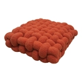 Nordisches orange gewebtes Lammwoll-Sitzkissen mit strukturierter Kugeloptik - 40*40*12CM / Grapefruitrot