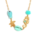 Collar de acero inoxidable chapado en oro 18k con colgantes de caballito de mar y peces - Estilo de vida oceánica (Dorado)