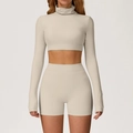 Ensemble de yoga beige avec haut court à manches longues et short de cyclisme taille haute - S / Manches Longues + Shorts / Abricot Avoine