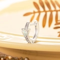 Eleganter silberner Herz-Zirkonia-Ohrring mit schimmernden Kristallen im minimalistischen Stil - Hellseeblau (A398-2) (Einzelstück)
