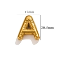 Dettaglio del ciondolo a lettera A in oro lucido con indicazione altezza 20,5 mm - Oro A